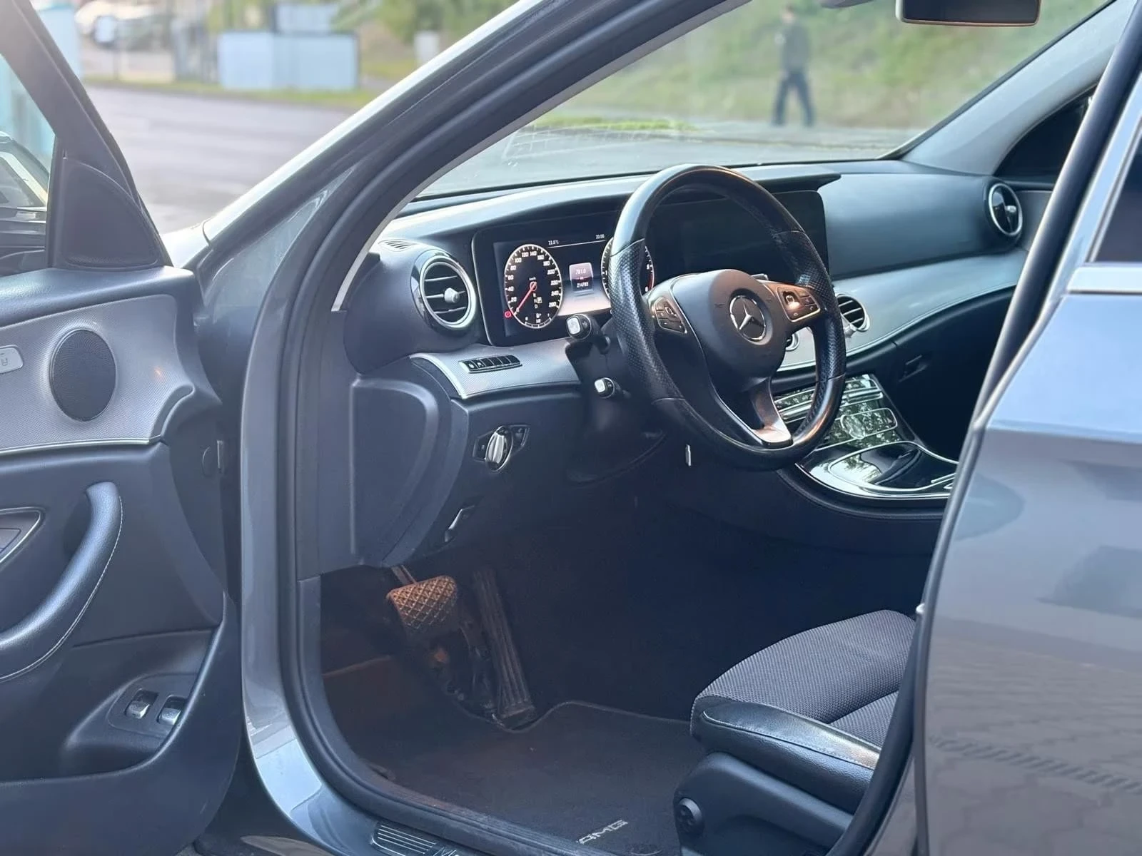 Mercedes-Benz E 350 AMG/360 / РЕАЛНИ КИОМЕТРИ!, снимка 7 - Автомобили и джипове - 54704928