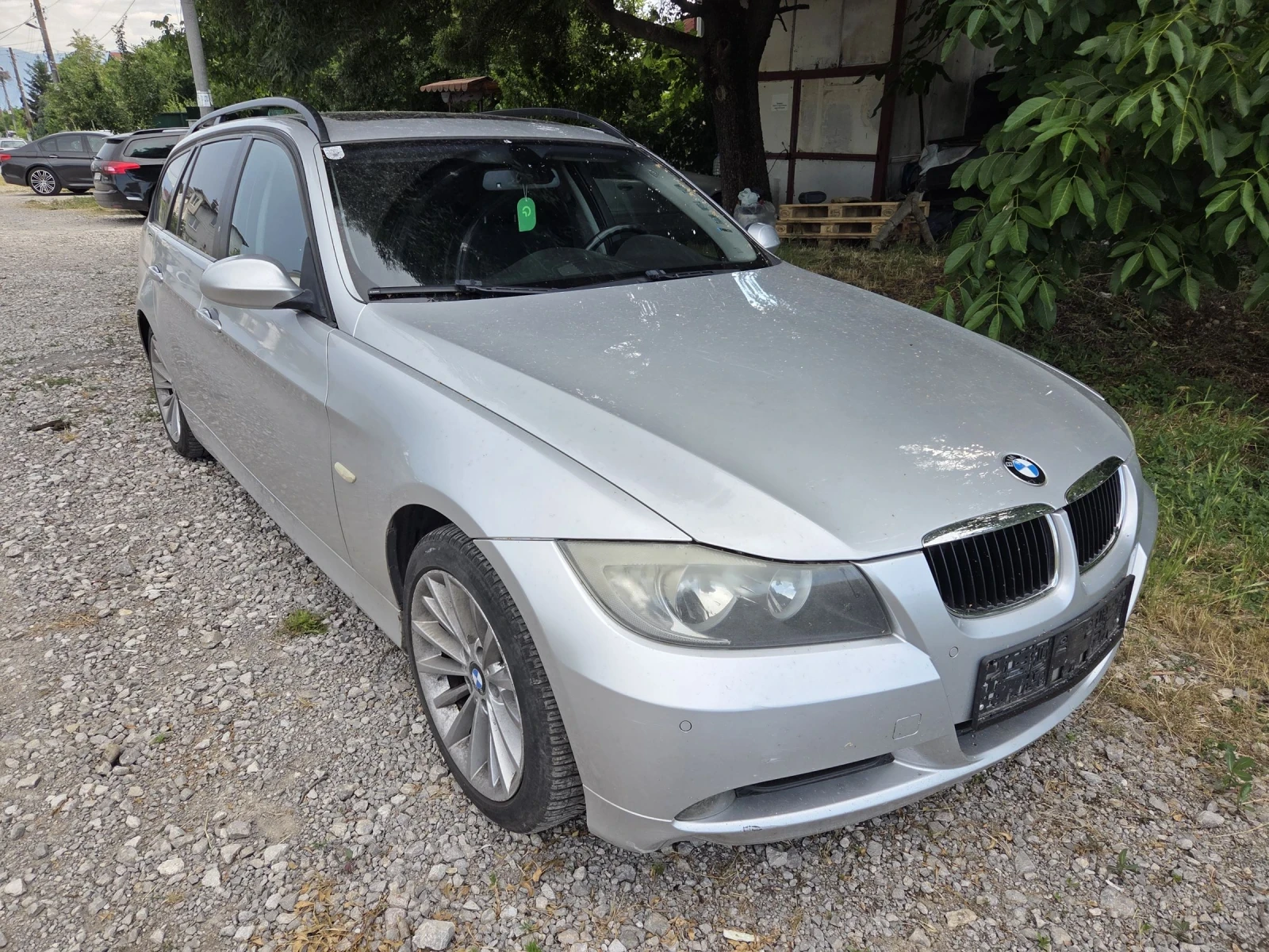 BMW 318 2.0i НАВИГАЦИЯ ПАНОРАМА ПОДГРЕВ ЦЯЛА ЗА ЧАСТИ , снимка 3 - Автомобили и джипове - 55105519