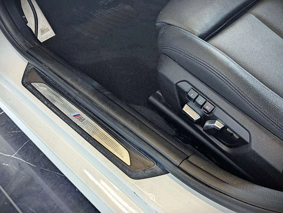 BMW 330 * xDrive Sedan M Sport Package * CARFAX * , снимка 12 - Автомобили и джипове - 55448788
