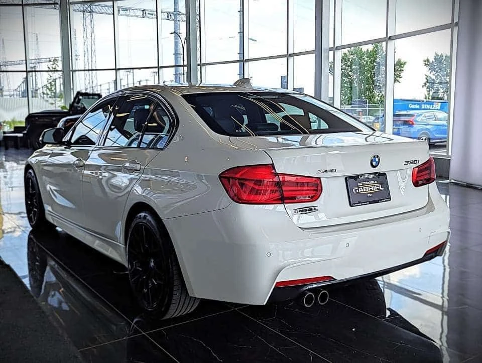 BMW 330 * xDrive Sedan M Sport Package * CARFAX * , снимка 7 - Автомобили и джипове - 55448788