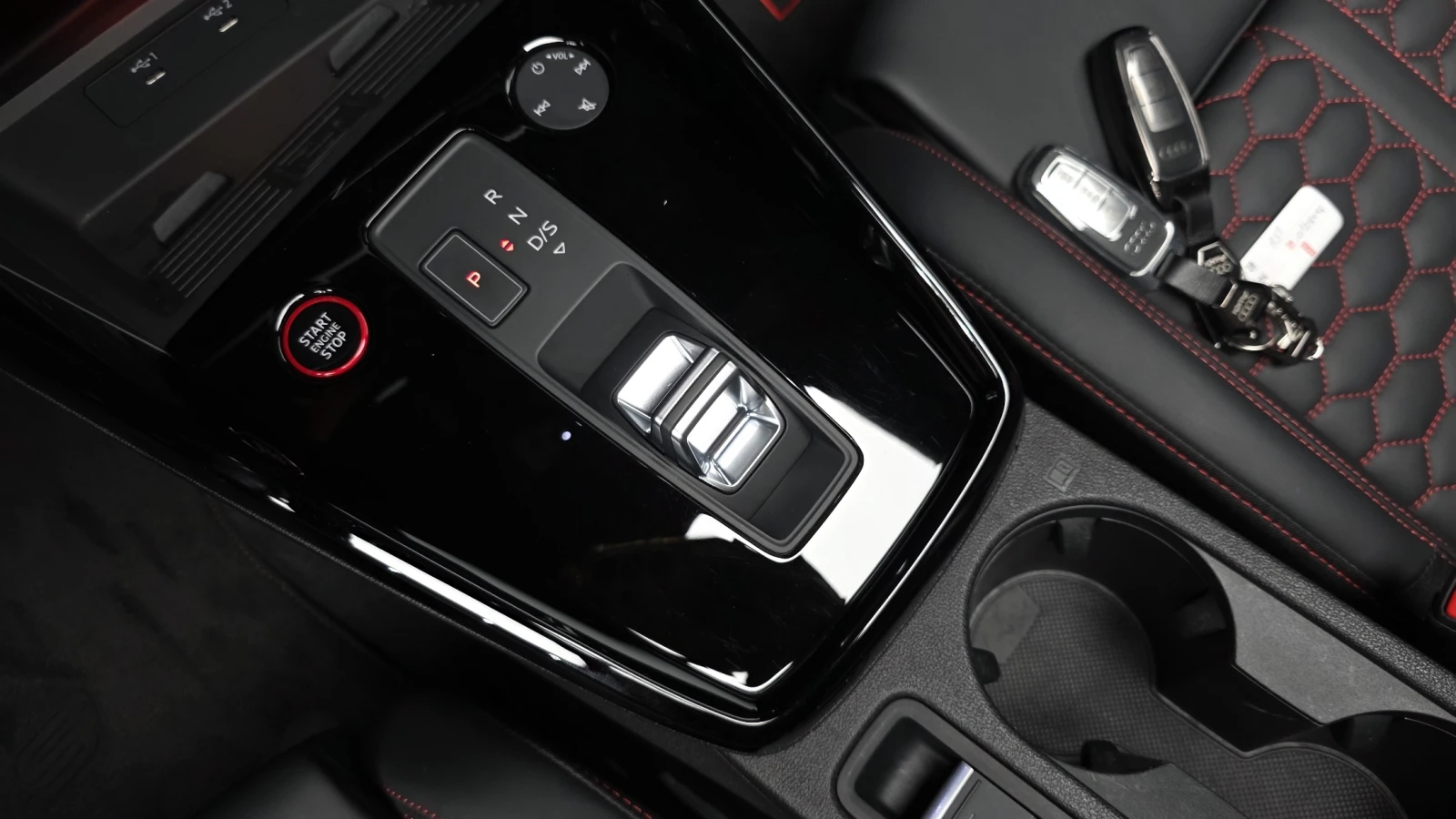 Audi Rs3 HUD* BLIND SPOT* ЛЮК* КРАЙНА ЦЕНА, снимка 9 - Автомобили и джипове - 55496038