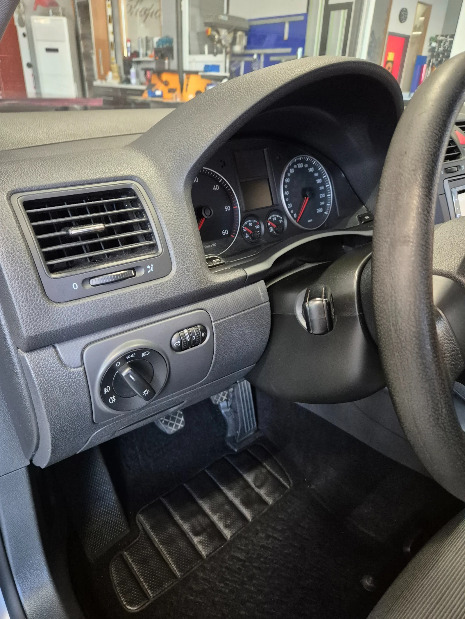 VW Golf, снимка 6 - Автомобили и джипове - 56059136