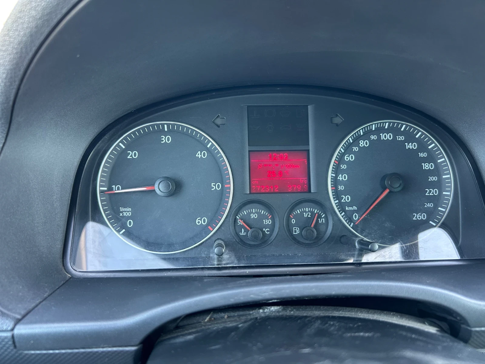 VW Caddy, снимка 9 - Автомобили и джипове - 56161398