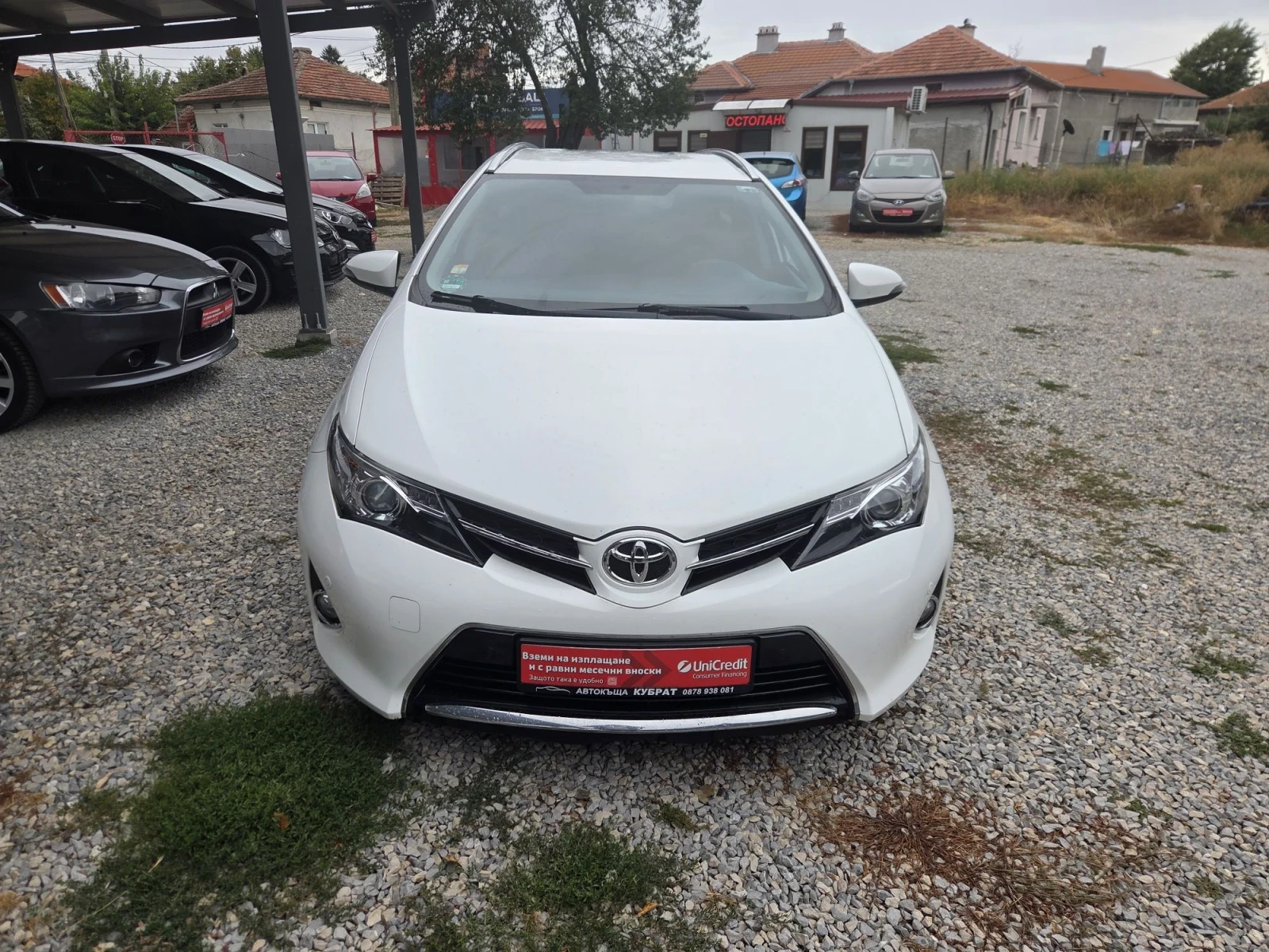 Toyota Auris, снимка 13 - Автомобили и джипове - 56465778