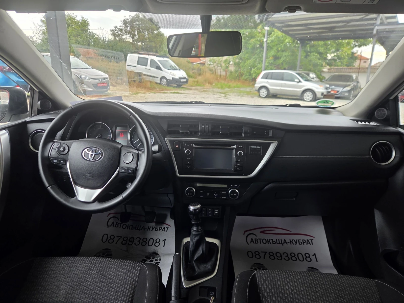 Toyota Auris, снимка 7 - Автомобили и джипове - 56465778