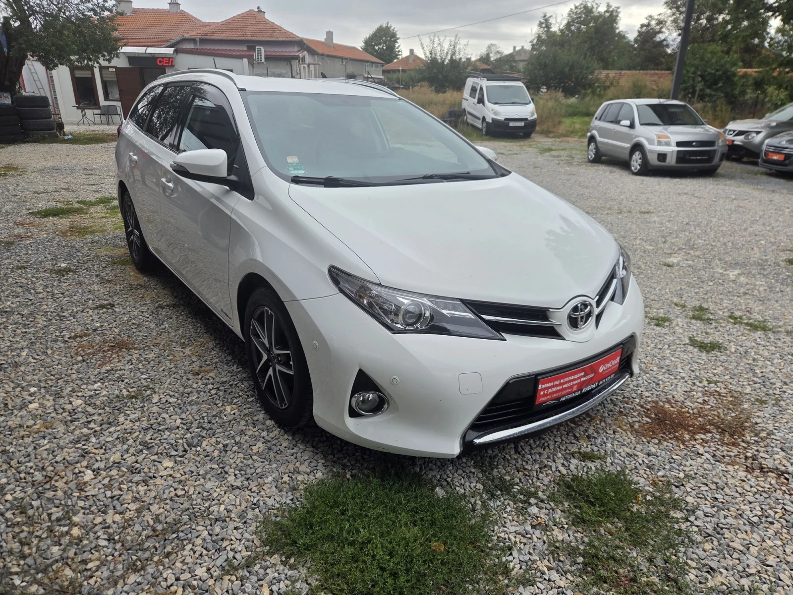 Toyota Auris, снимка 9 - Автомобили и джипове - 56465778