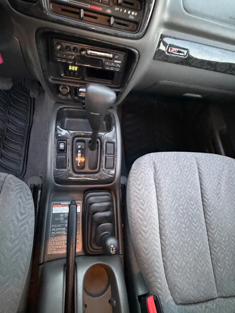 Suzuki Grand vitara Бензин Автомат, снимка 9 - Автомобили и джипове - 52942733