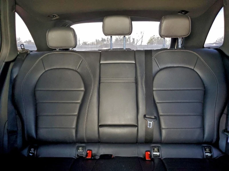 Mercedes-Benz GLC 300, снимка 10 - Автомобили и джипове - 53302177