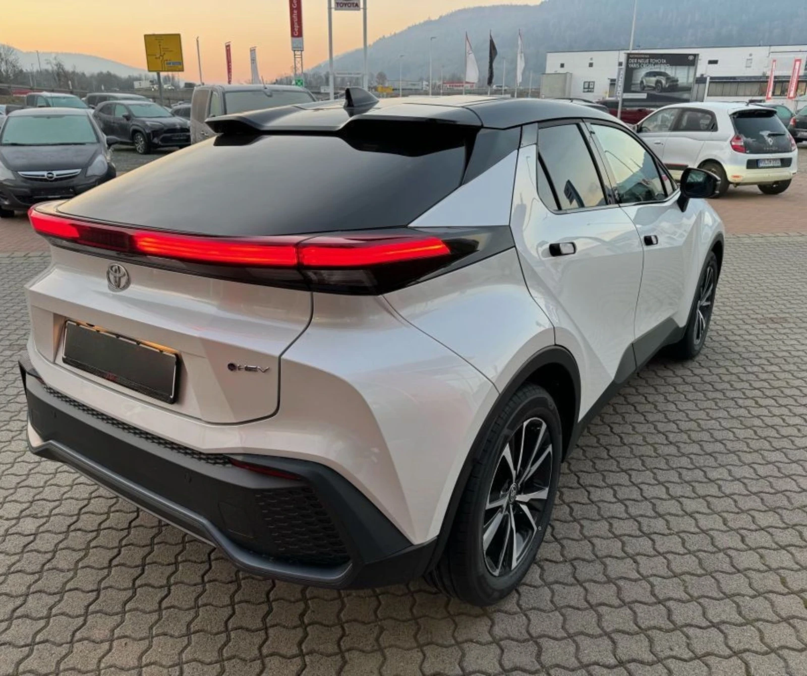 Toyota C-HR 2.0 Hybrid Team Deutschland НАЛИЧНА!!! - изображение 7
