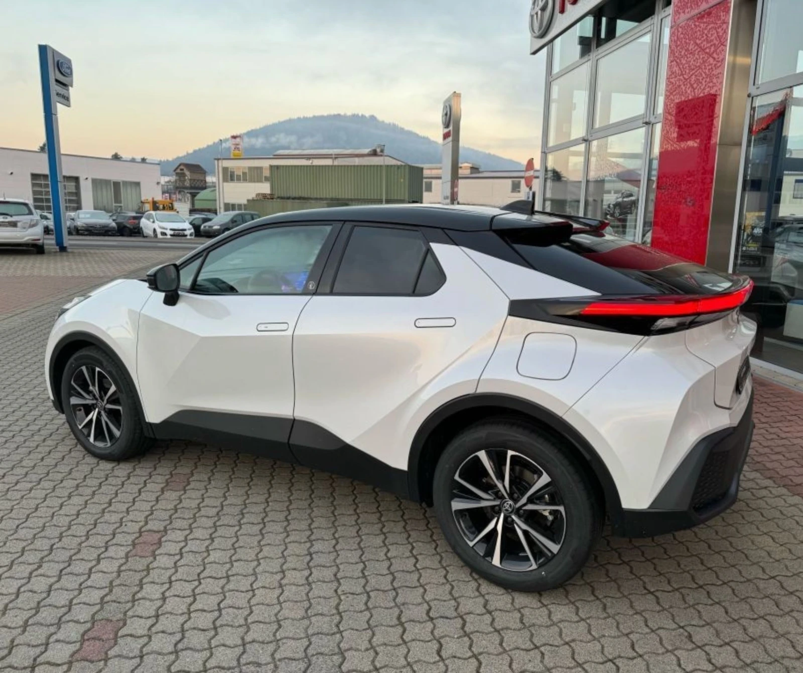 Toyota C-HR 2.0 Hybrid Team Deutschland НАЛИЧНА!!! - изображение 6