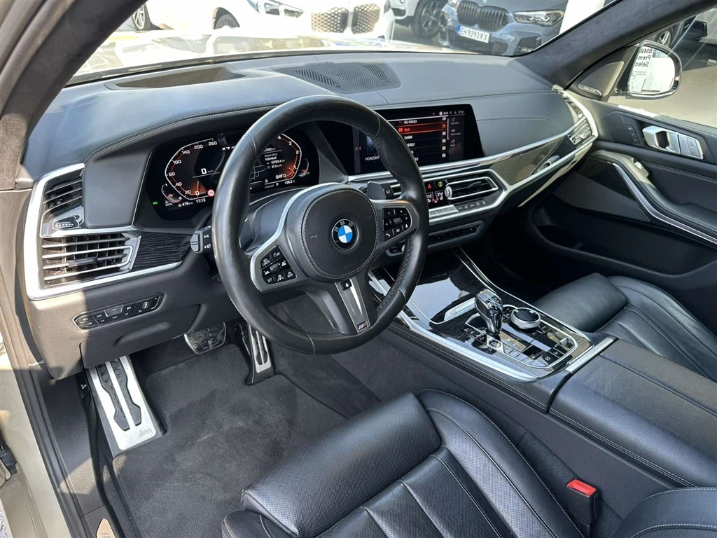 BMW X7 M50d - изображение 6