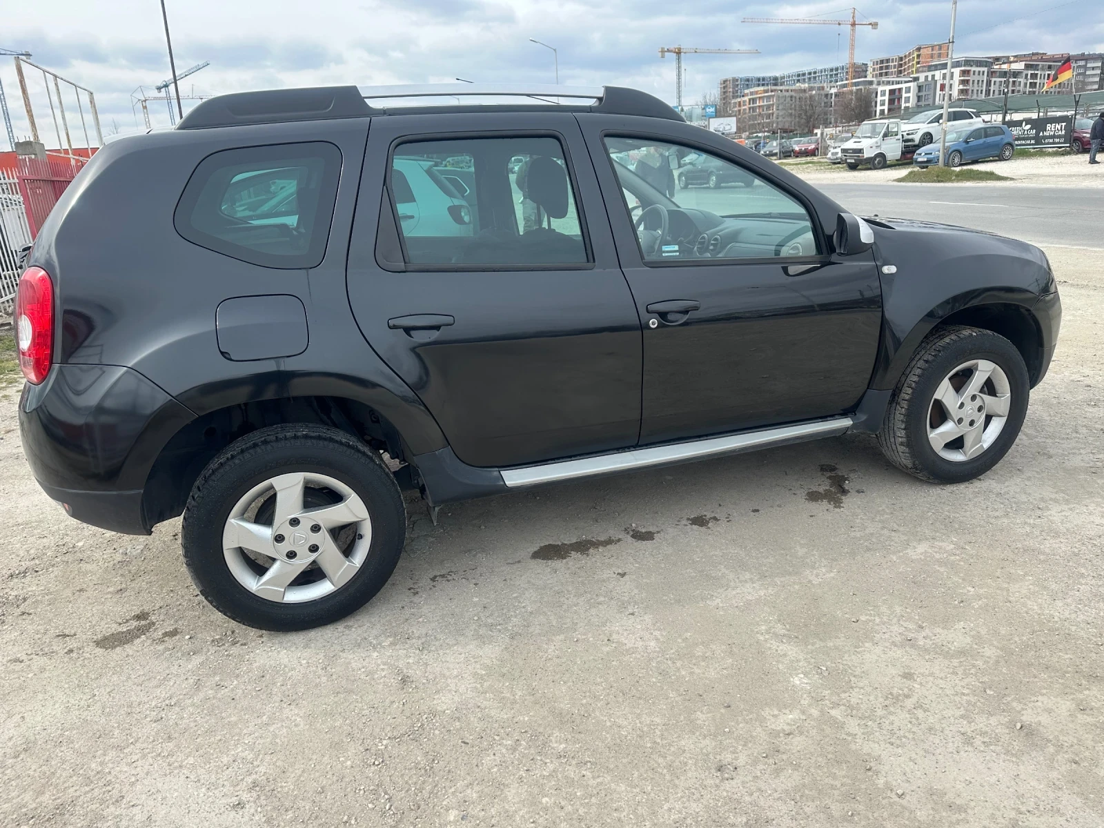 Dacia Duster 1.6 Б/ГАЗ, снимка 5 - Автомобили и джипове - 53916147