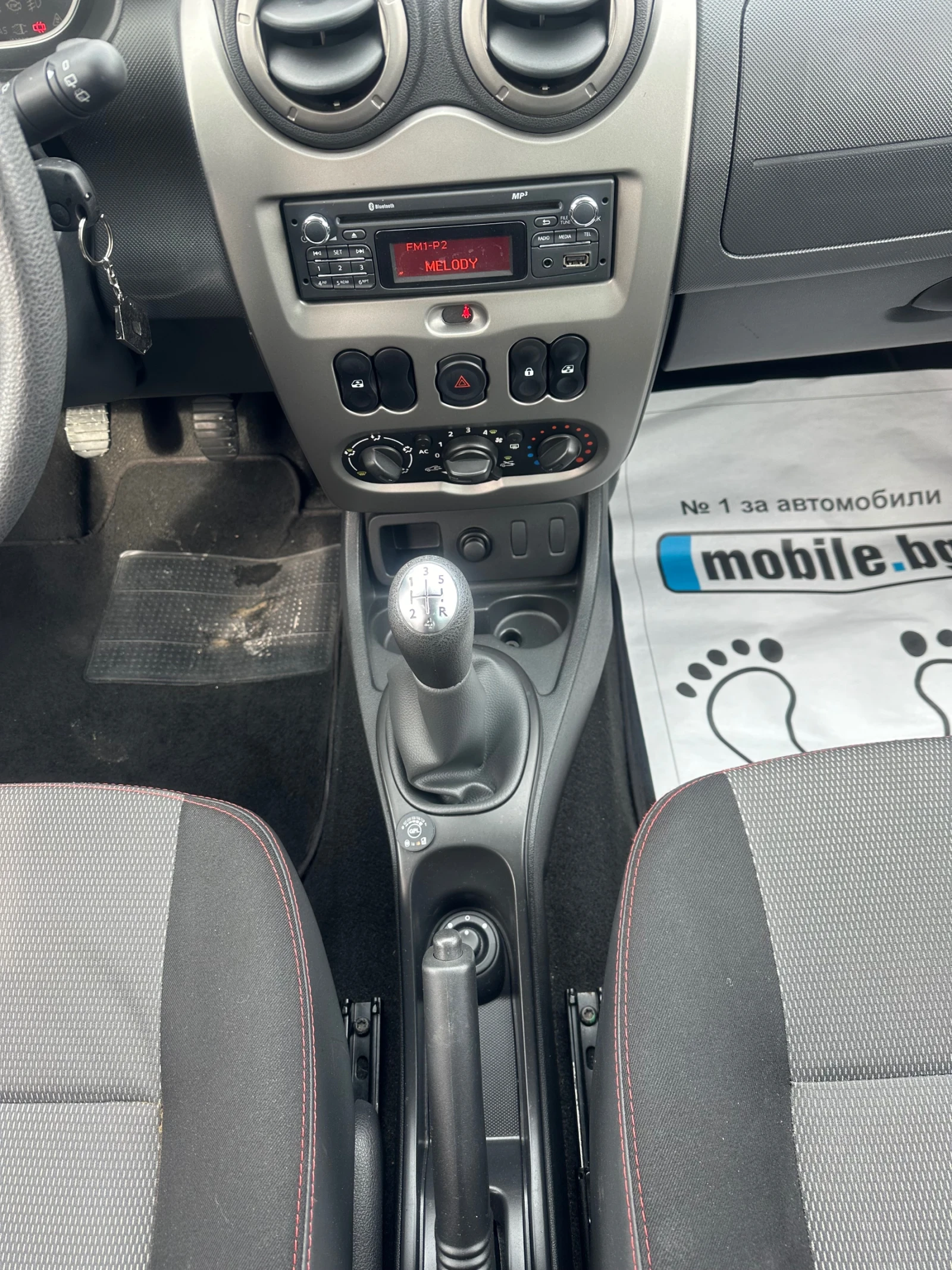 Dacia Duster 1.6 Б/ГАЗ, снимка 8 - Автомобили и джипове - 53916147