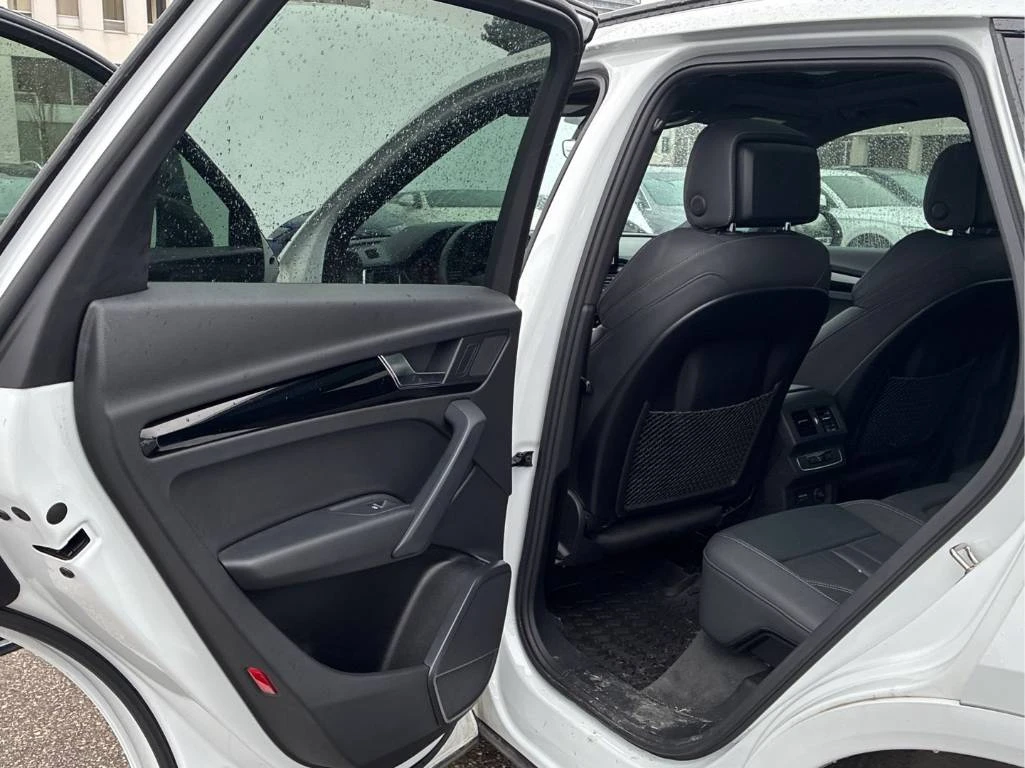 Audi Q5 Progressiv 45 TFSI * CARFAX* S-LINE, снимка 12 - Автомобили и джипове - 54094352