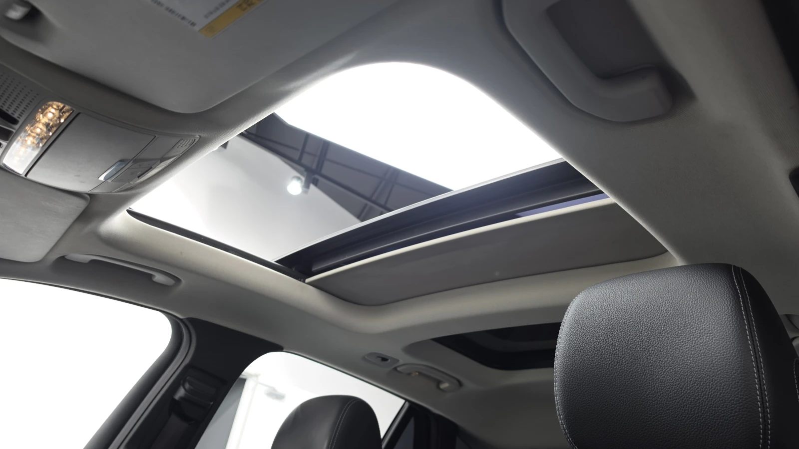 Mercedes-Benz GLC 300 * 4MATIC* HUD* 360* BLIND* SPOT* PANO* BURMESTER* , снимка 14 - Автомобили и джипове - 54739535