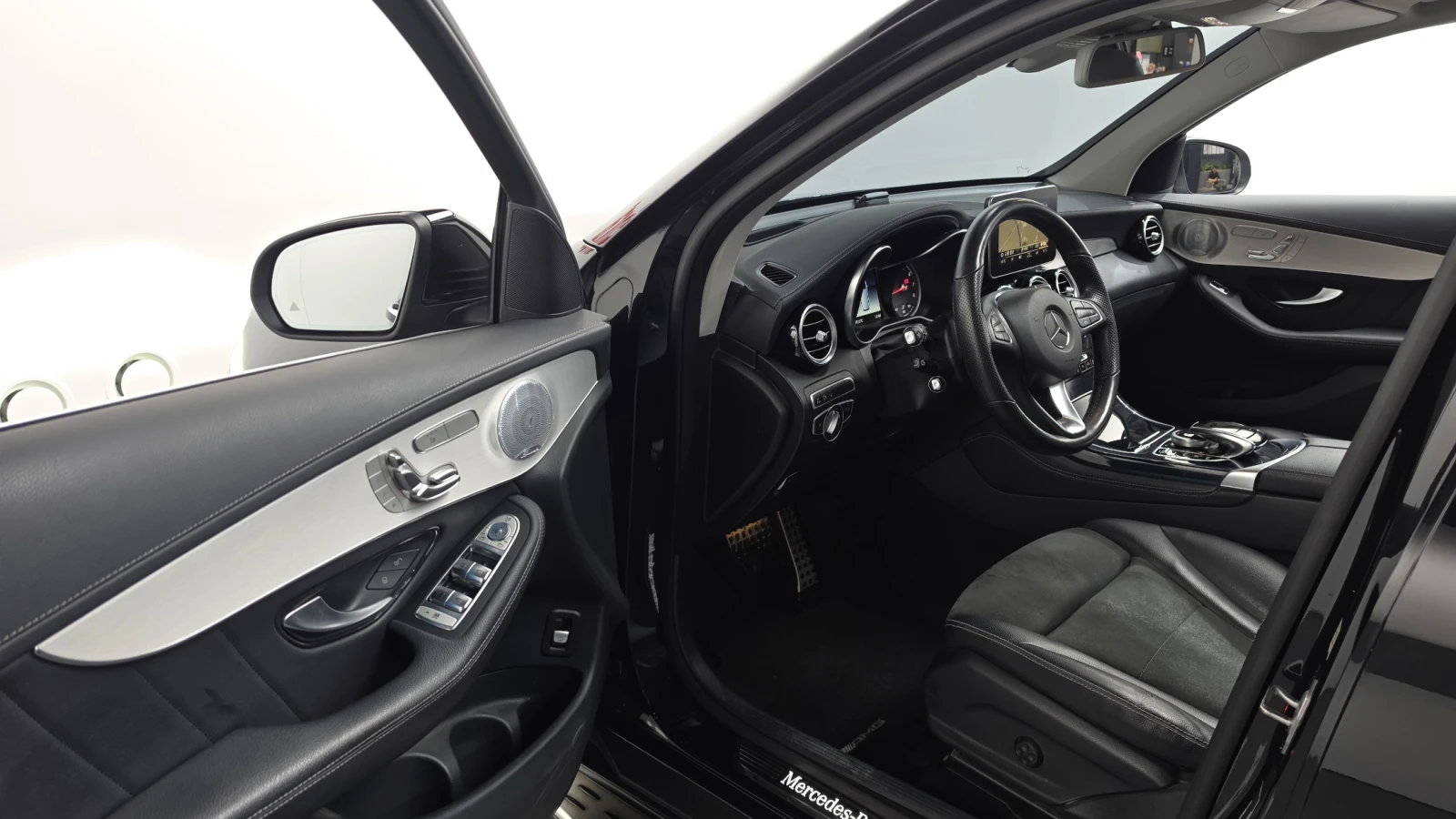 Mercedes-Benz GLC 300 * 4MATIC* HUD* 360* BLIND* SPOT* PANO* BURMESTER* , снимка 15 - Автомобили и джипове - 54739535