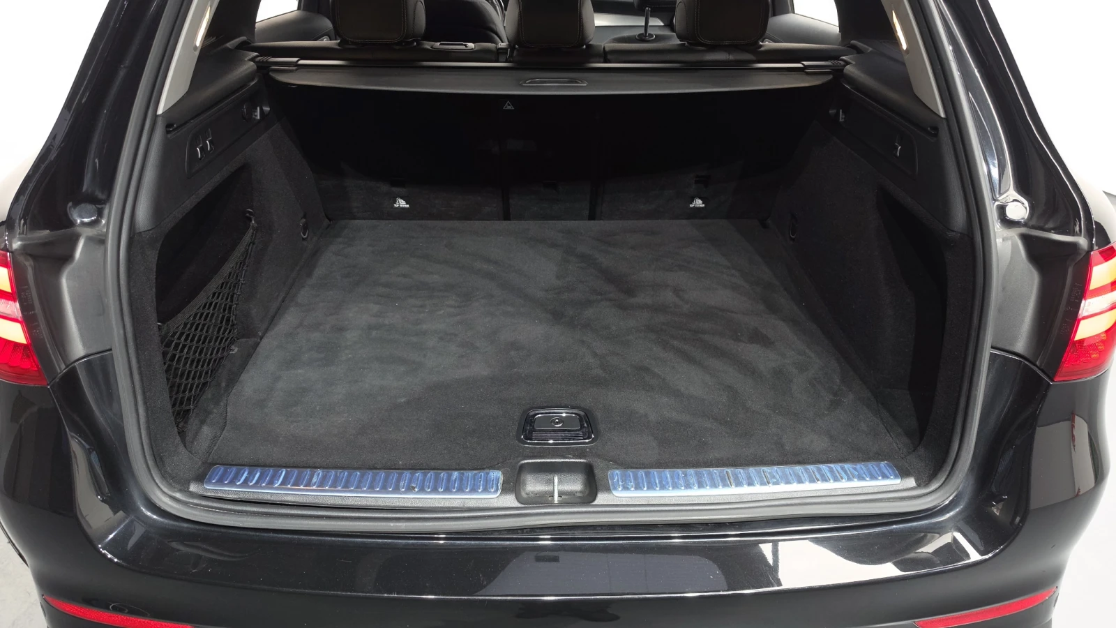 Mercedes-Benz GLC 300 * 4MATIC* HUD* 360* BLIND* SPOT* PANO* BURMESTER* , снимка 7 - Автомобили и джипове - 54739535