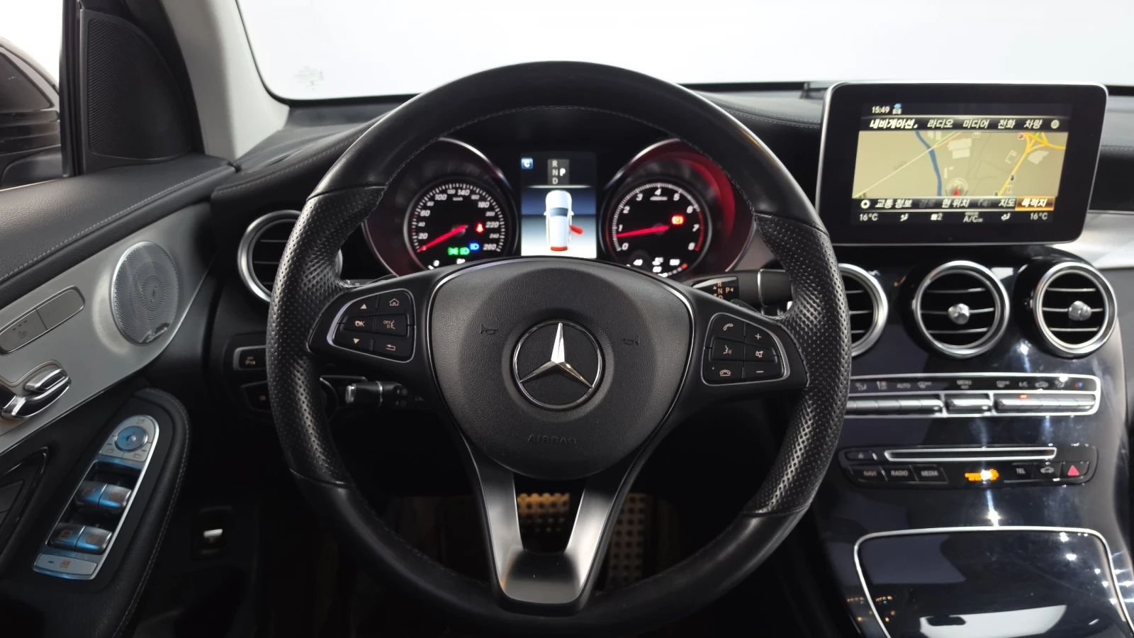 Mercedes-Benz GLC 300 * 4MATIC* HUD* 360* BLIND* SPOT* PANO* BURMESTER* , снимка 9 - Автомобили и джипове - 54739535