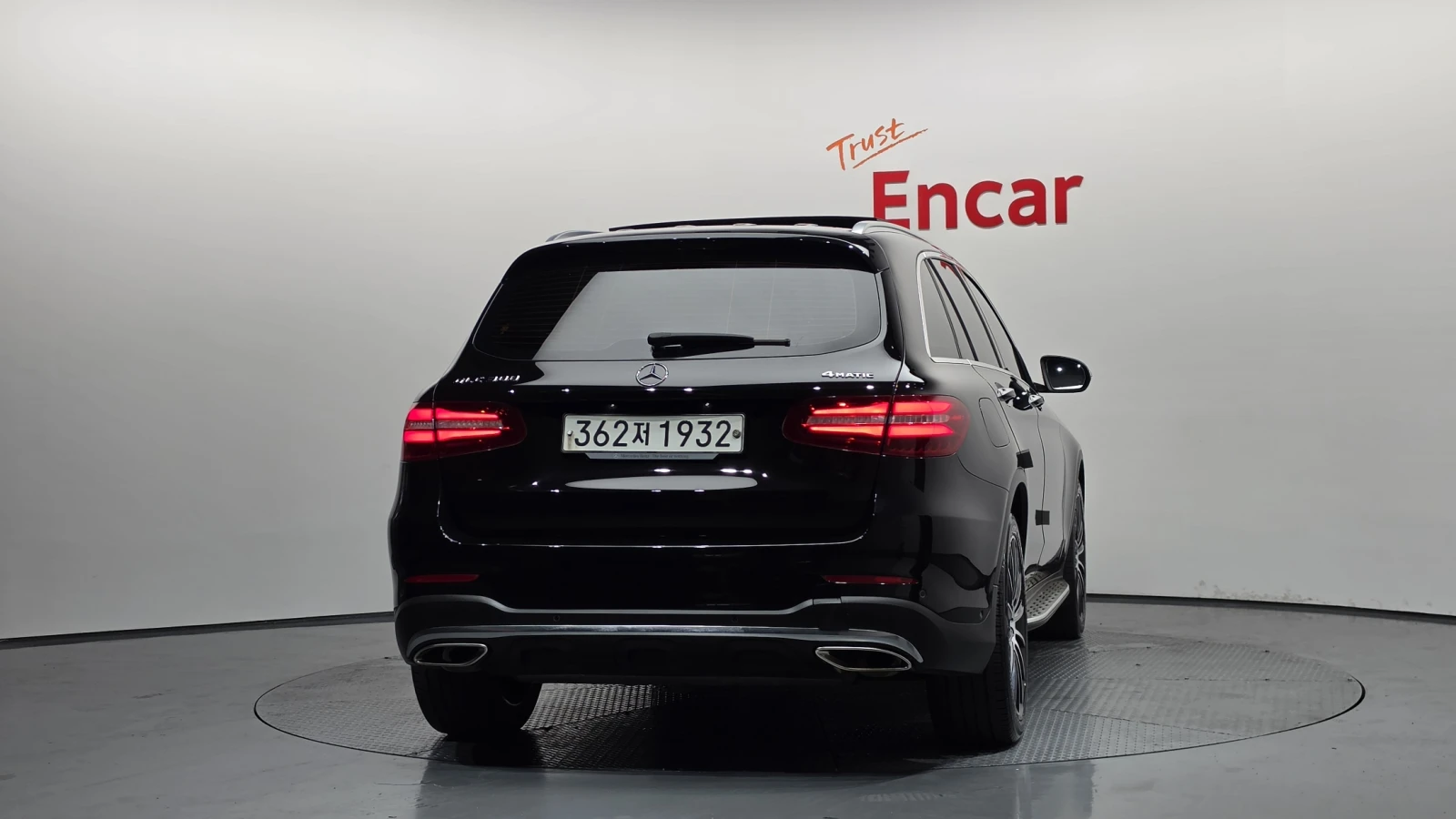 Mercedes-Benz GLC 300 * 4MATIC* HUD* 360* BLIND* SPOT* PANO* BURMESTER* , снимка 4 - Автомобили и джипове - 54739535