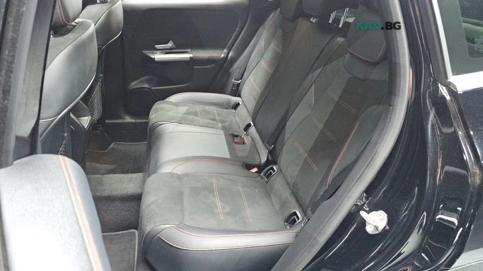Mercedes-Benz GLA 250 4MATIC* PANOROOF* DISTRONIC* 360CAMERA* , снимка 15 - Автомобили и джипове - 54803112