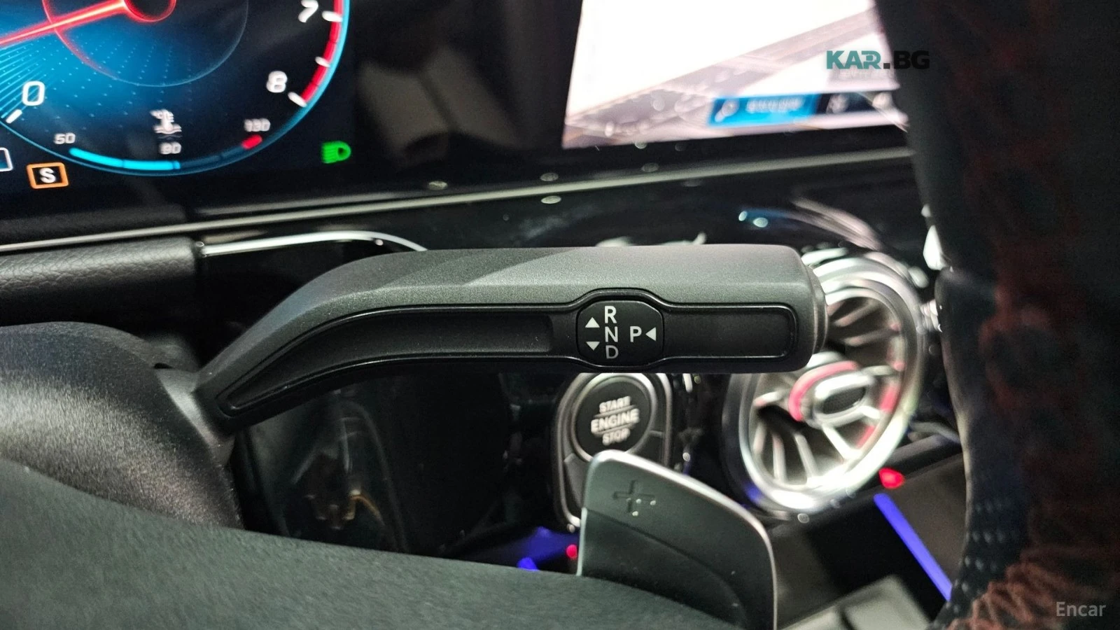 Mercedes-Benz GLA 250 4MATIC* PANOROOF* DISTRONIC* 360CAMERA* , снимка 12 - Автомобили и джипове - 54803112