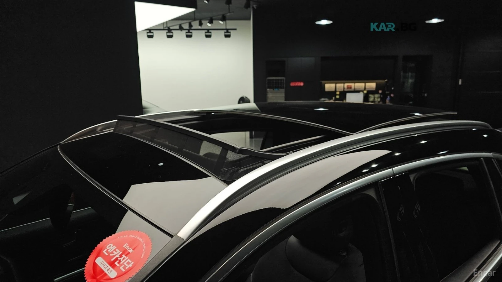Mercedes-Benz GLA 250 4MATIC* PANOROOF* DISTRONIC* 360CAMERA* , снимка 5 - Автомобили и джипове - 54803112