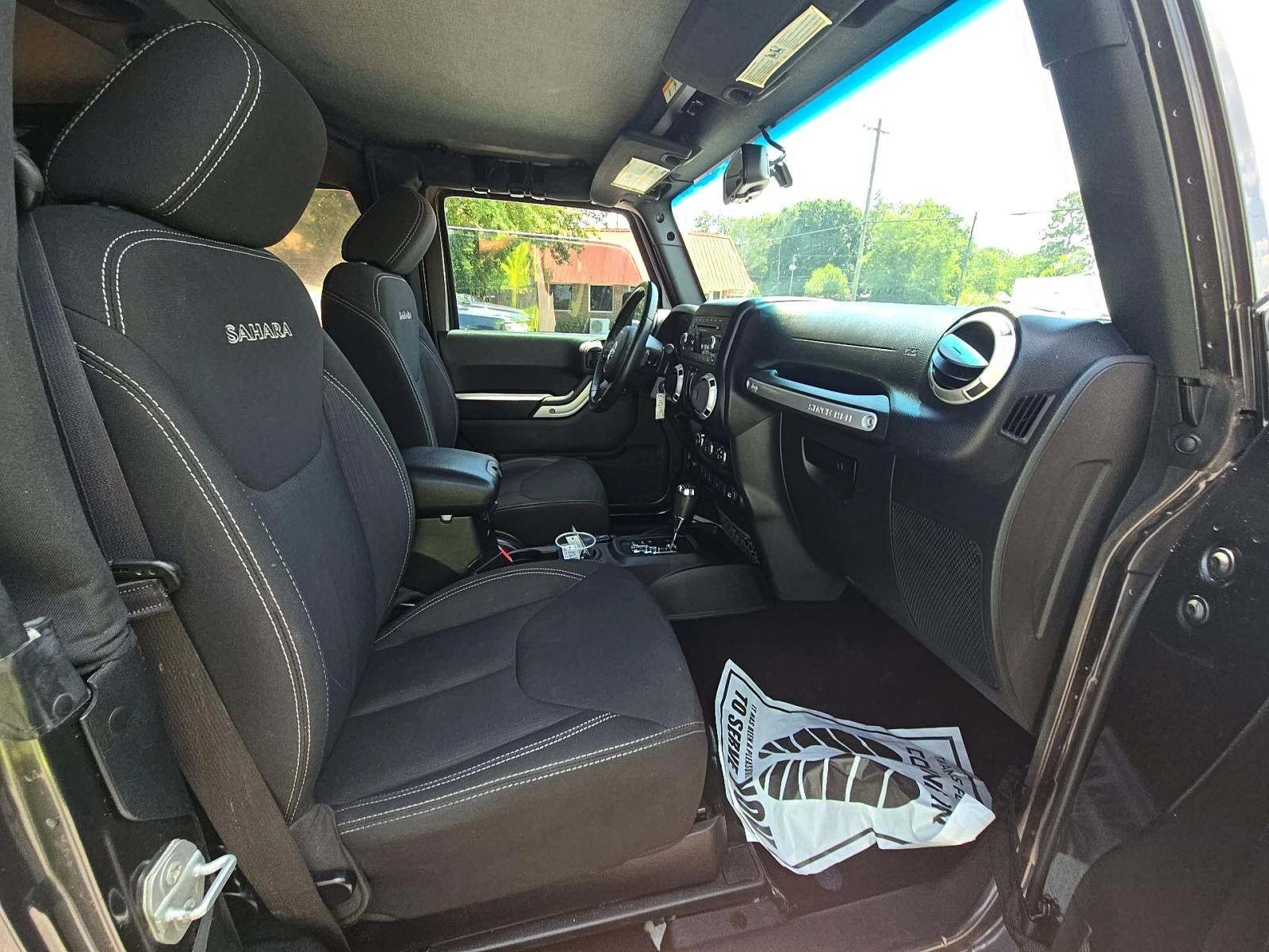 Jeep Wrangler SAHARA, снимка 13 - Автомобили и джипове - 55008433