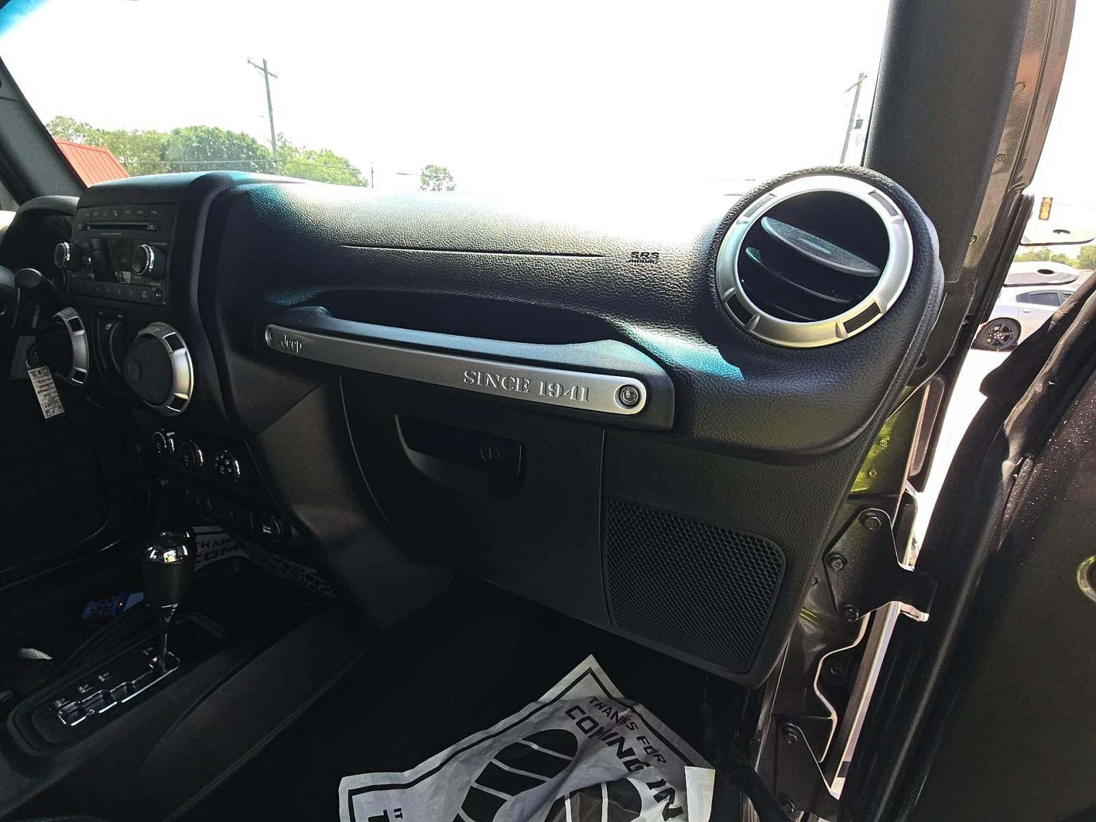 Jeep Wrangler SAHARA, снимка 8 - Автомобили и джипове - 55008433