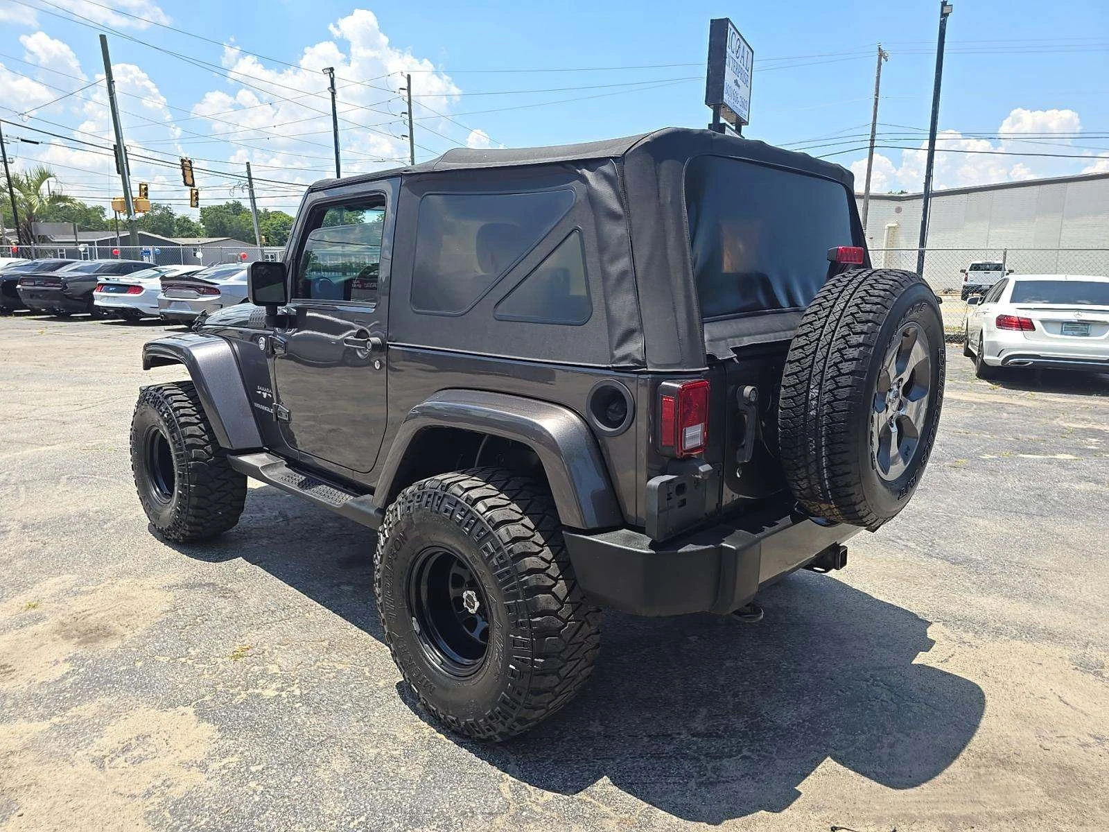 Jeep Wrangler SAHARA, снимка 2 - Автомобили и джипове - 55008433