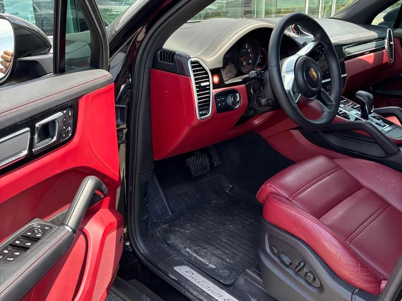 Porsche Cayenne * ГЛАВНО ПРЕДСТАВИТЕЛСТВО* ДИСТРОНИК* 360КАМ* ПАНО, снимка 7 - Автомобили и джипове - 55023861
