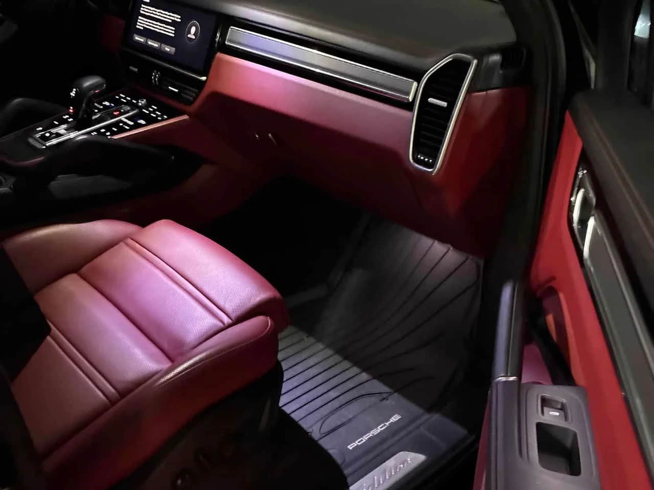 Porsche Cayenne * ГЛАВНО ПРЕДСТАВИТЕЛСТВО* ДИСТРОНИК* 360КАМ* ПАНО, снимка 12 - Автомобили и джипове - 55023861