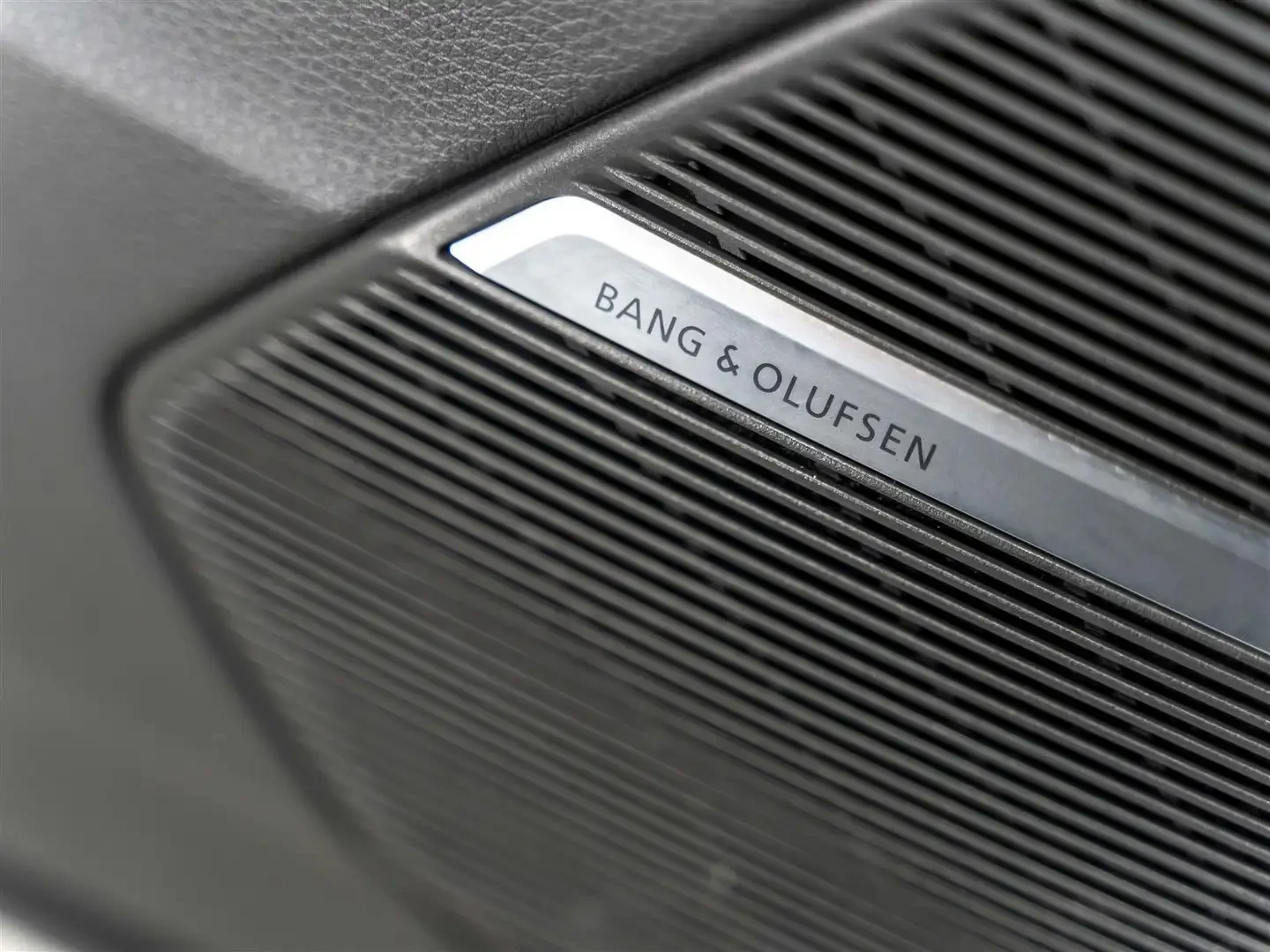 Audi Q8 MATRIX* S* LINE* BANG* OLUFSEN* 360КАМЕРА* ПАНОРАМ, снимка 11 - Автомобили и джипове - 55619199
