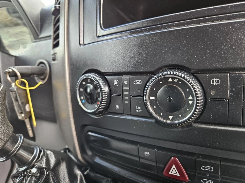 VW Crafter 2.5tdi.климатик, снимка 10 - Бусове и автобуси - 52441507