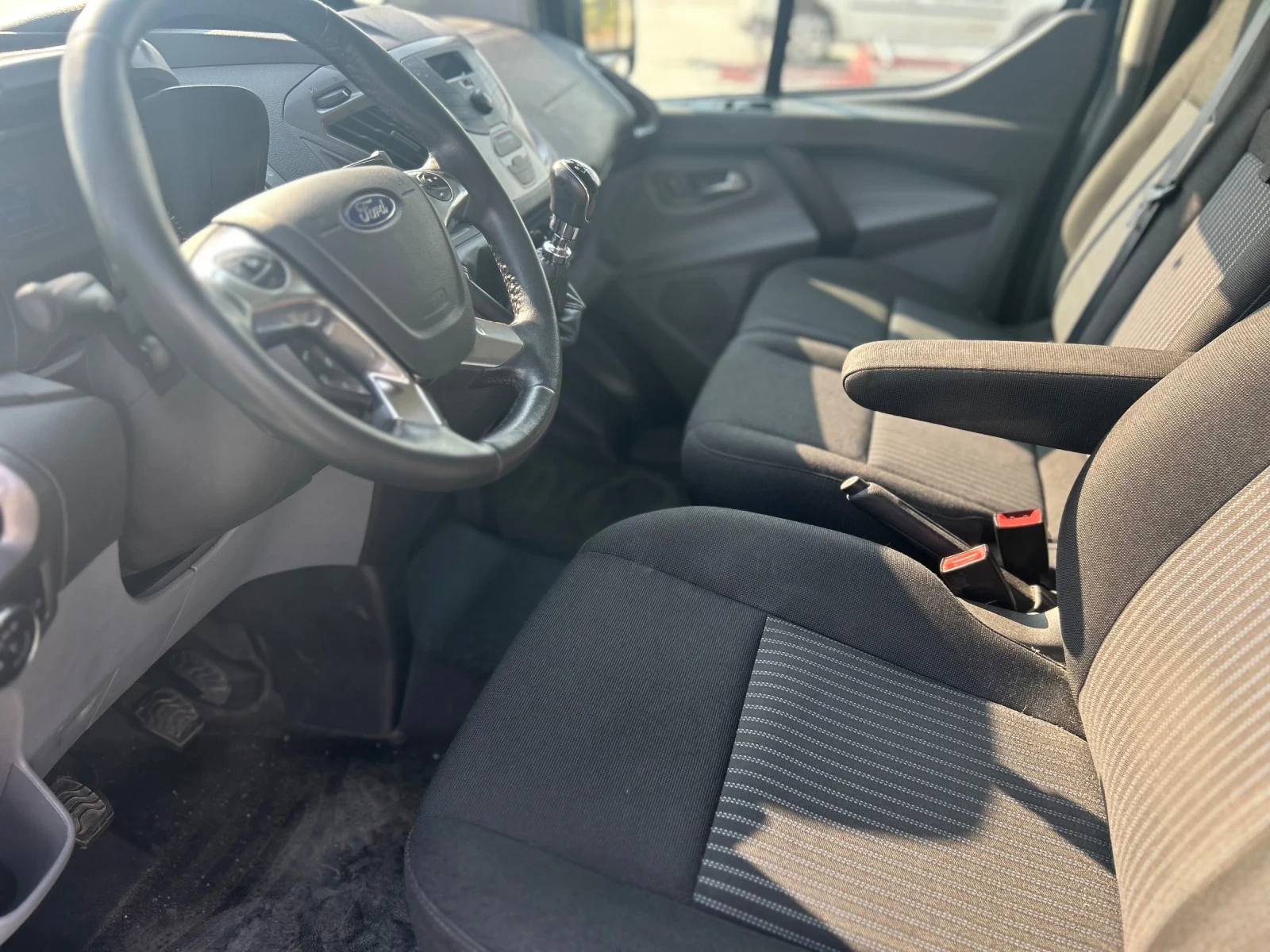 Ford Transit Custom  2.2 cdti 140hp 9 местен - изображение 9