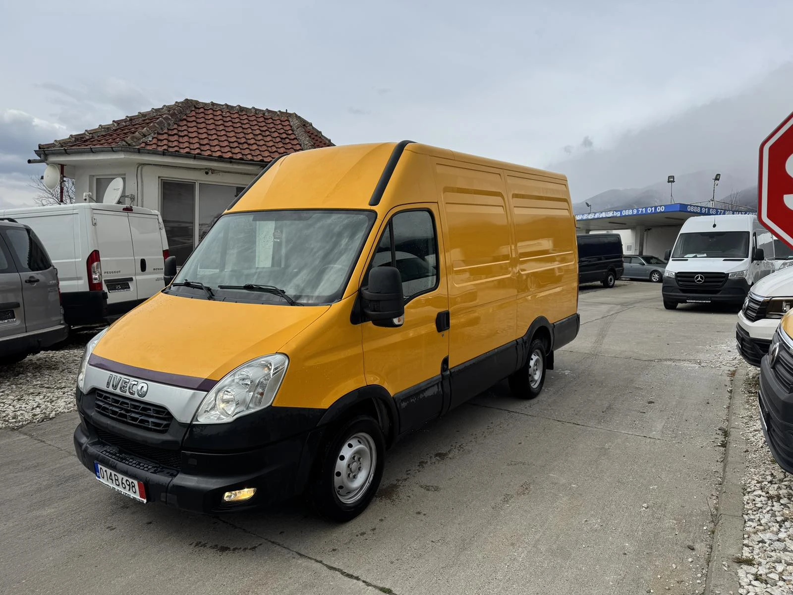 Iveco Daily 2.3HPI KLIMA, снимка 3 - Бусове и автобуси - 53912876
