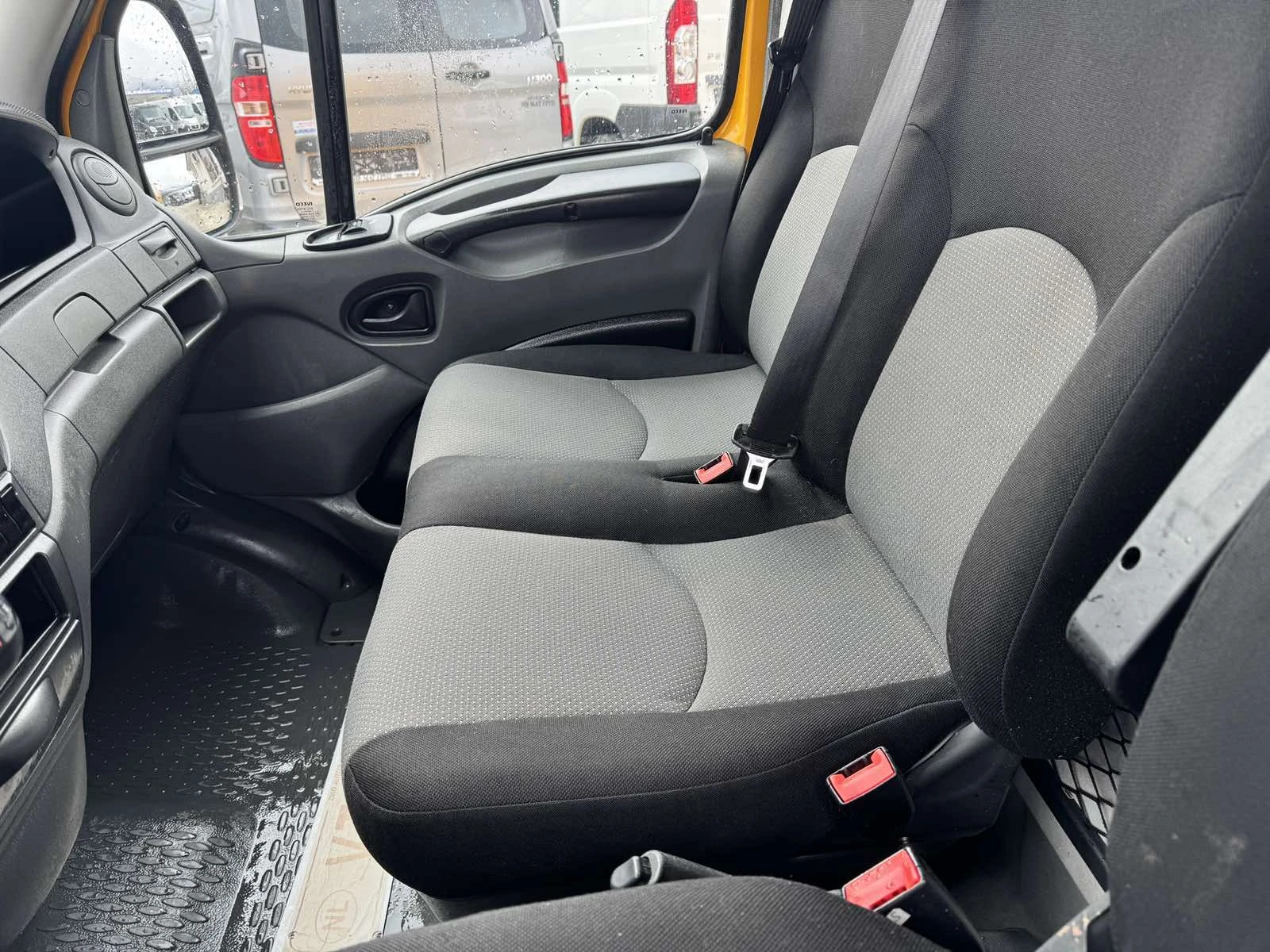 Iveco Daily 2.3HPI KLIMA, снимка 16 - Бусове и автобуси - 53912876