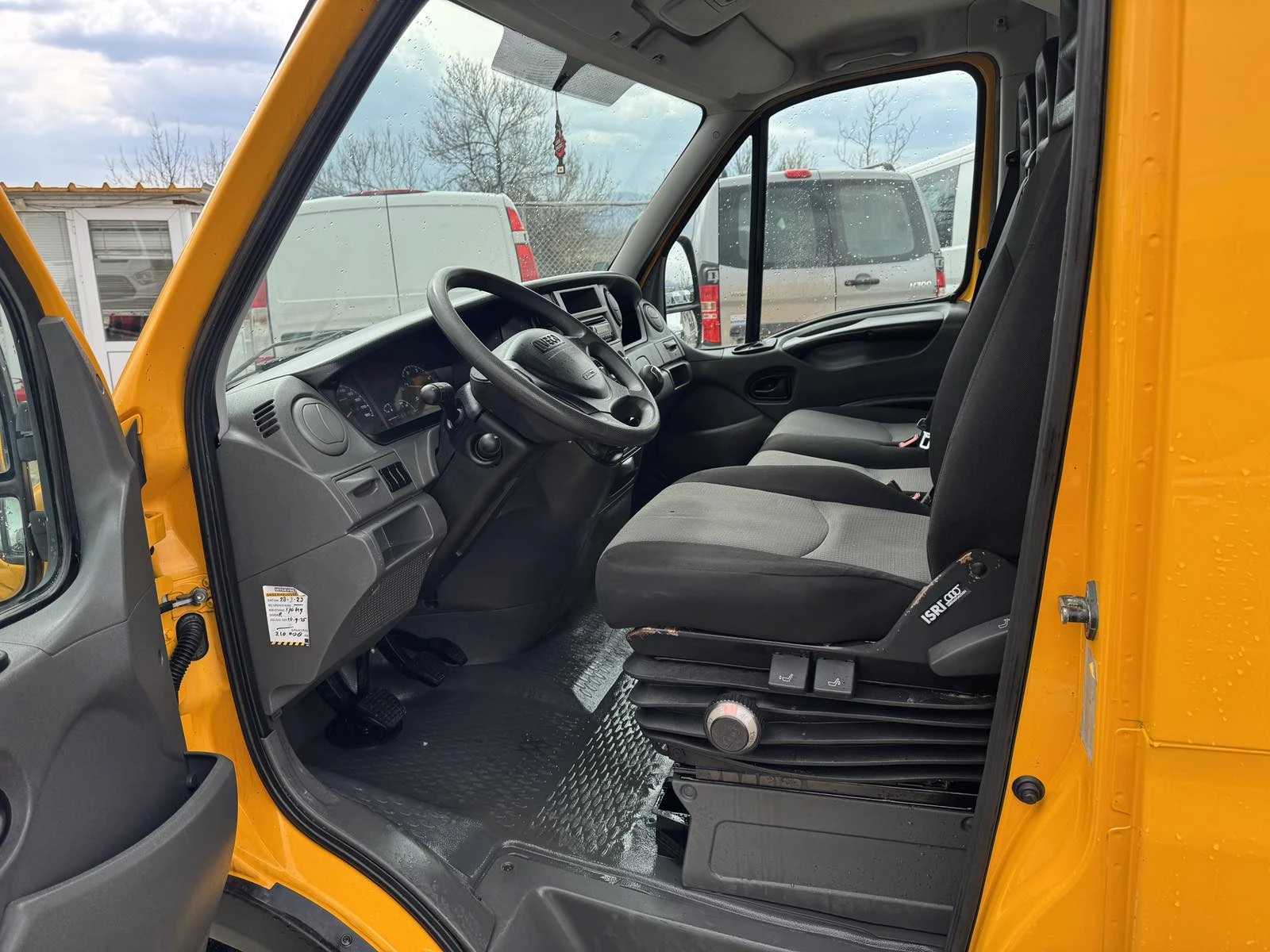 Iveco Daily 2.3HPI KLIMA, снимка 9 - Бусове и автобуси - 53912876