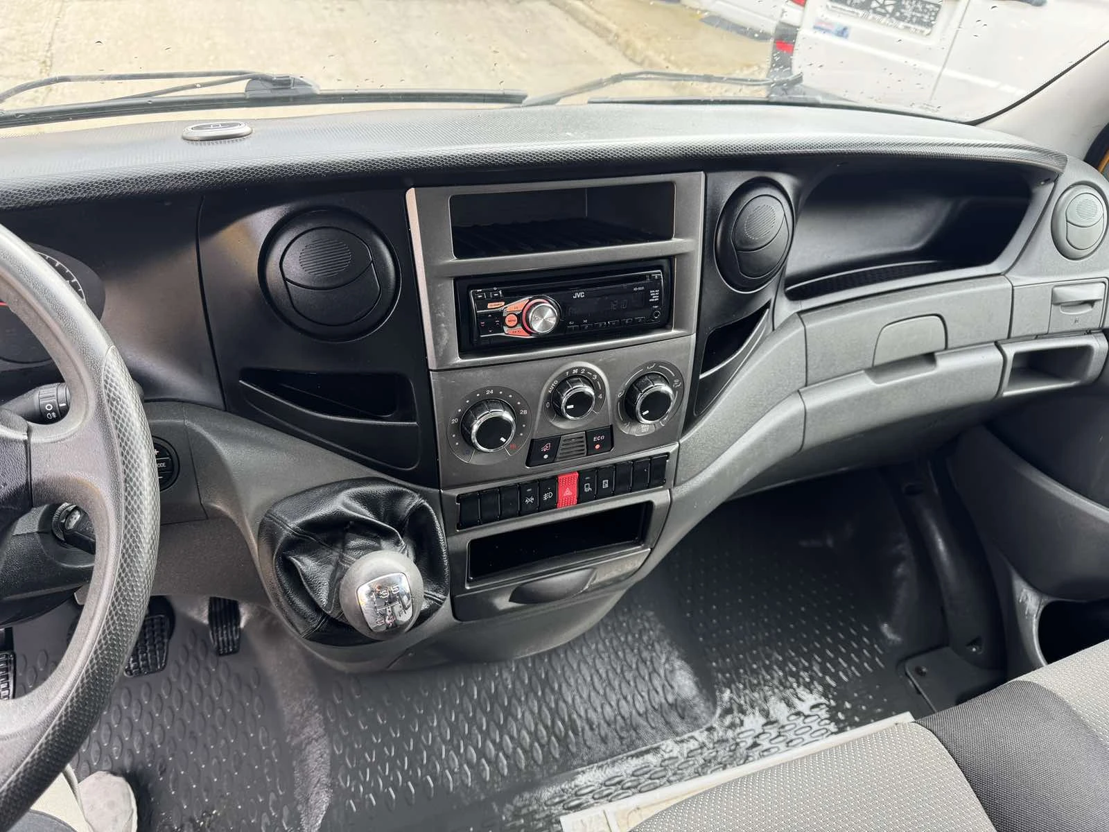 Iveco Daily 2.3HPI KLIMA, снимка 7 - Бусове и автобуси - 53912876