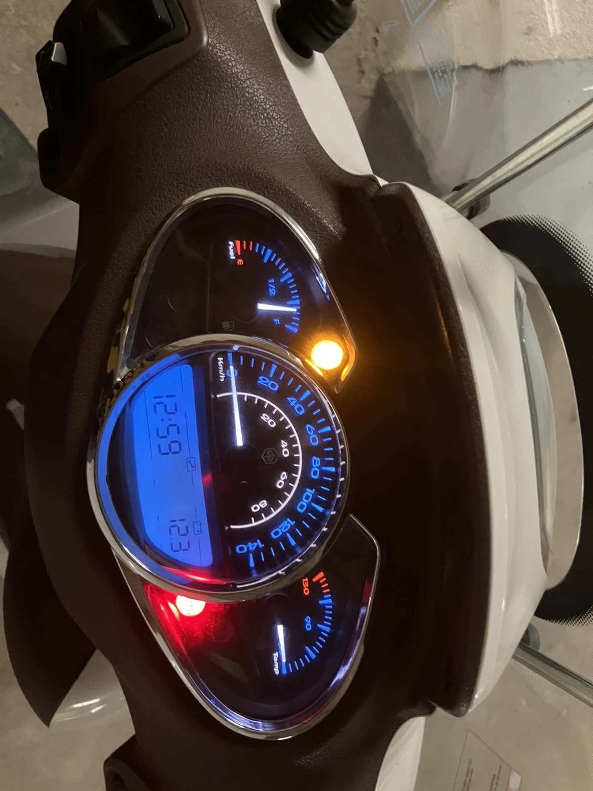 Piaggio Medley, снимка 8 - Мотоциклети и мототехника - 56321256