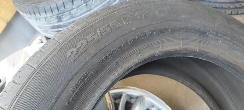 Гуми Зимни 225/55R17, снимка 9 - Гуми и джанти - 33053483