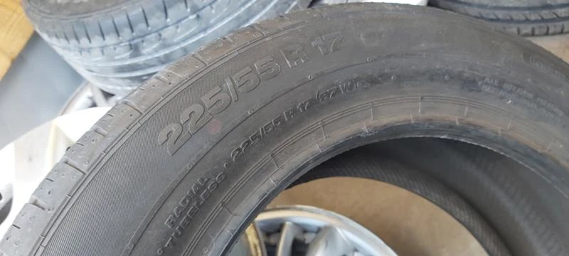 Гуми Зимни 225/55R17, снимка 8 - Гуми и джанти - 33053483