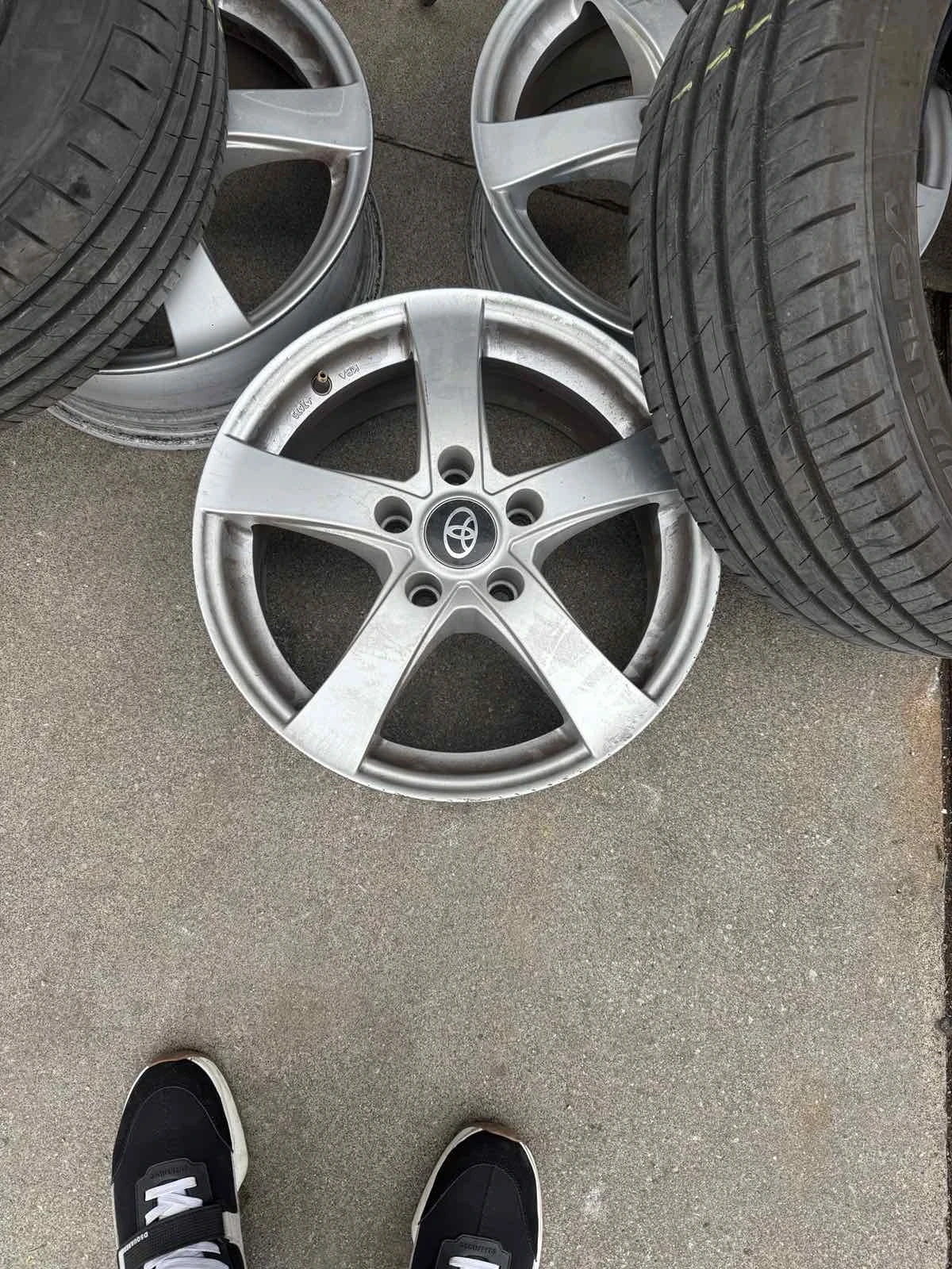   195/65R15  Toyota Auris | Mobile.bg   1