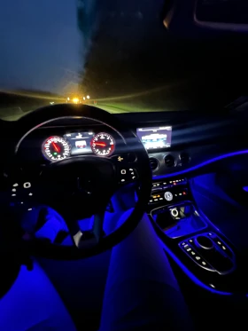 Mercedes-Benz E 220, снимка 11