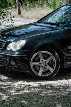 Mercedes-Benz C 200, снимка 4 - Автомобили и джипове - 45529391
