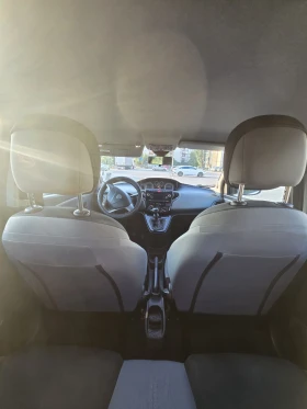 Lancia Ypsilon 0.9T CNG | Mobile.bg    13
