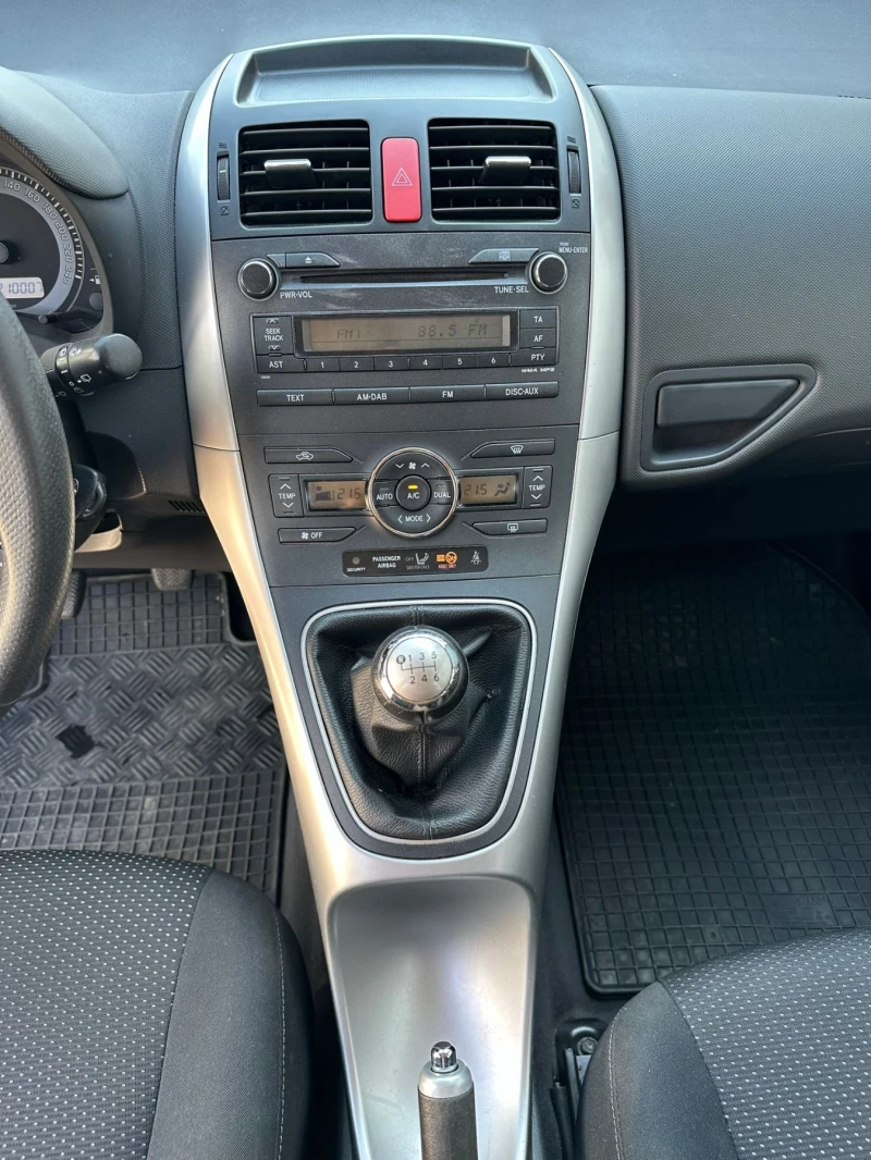 Toyota Auris 2.0, снимка 9 - Автомобили и джипове - 47003333