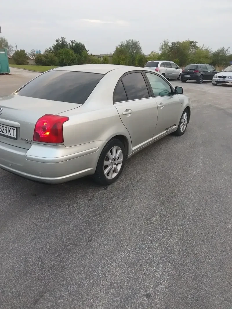 Toyota Avensis 2.0/perfekt, снимка 5 - Автомобили и джипове - 47296479