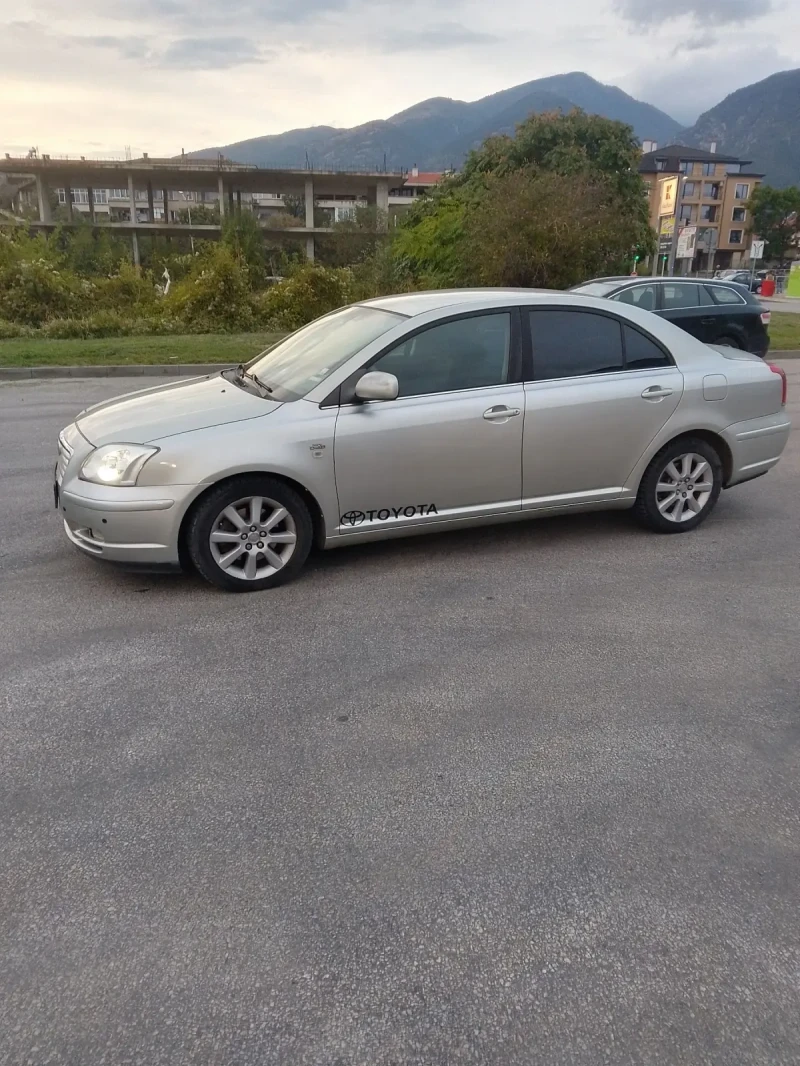 Toyota Avensis 2.0/perfekt, снимка 7 - Автомобили и джипове - 47296479