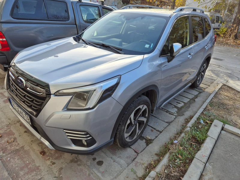 Subaru Forester E-Boxer Premium, снимка 3 - Автомобили и джипове - 48280444