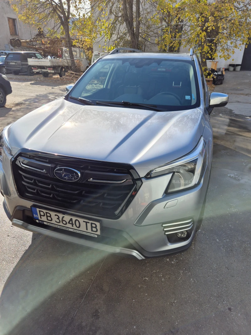 Subaru Forester E-Boxer Premium, снимка 1 - Автомобили и джипове - 48280444